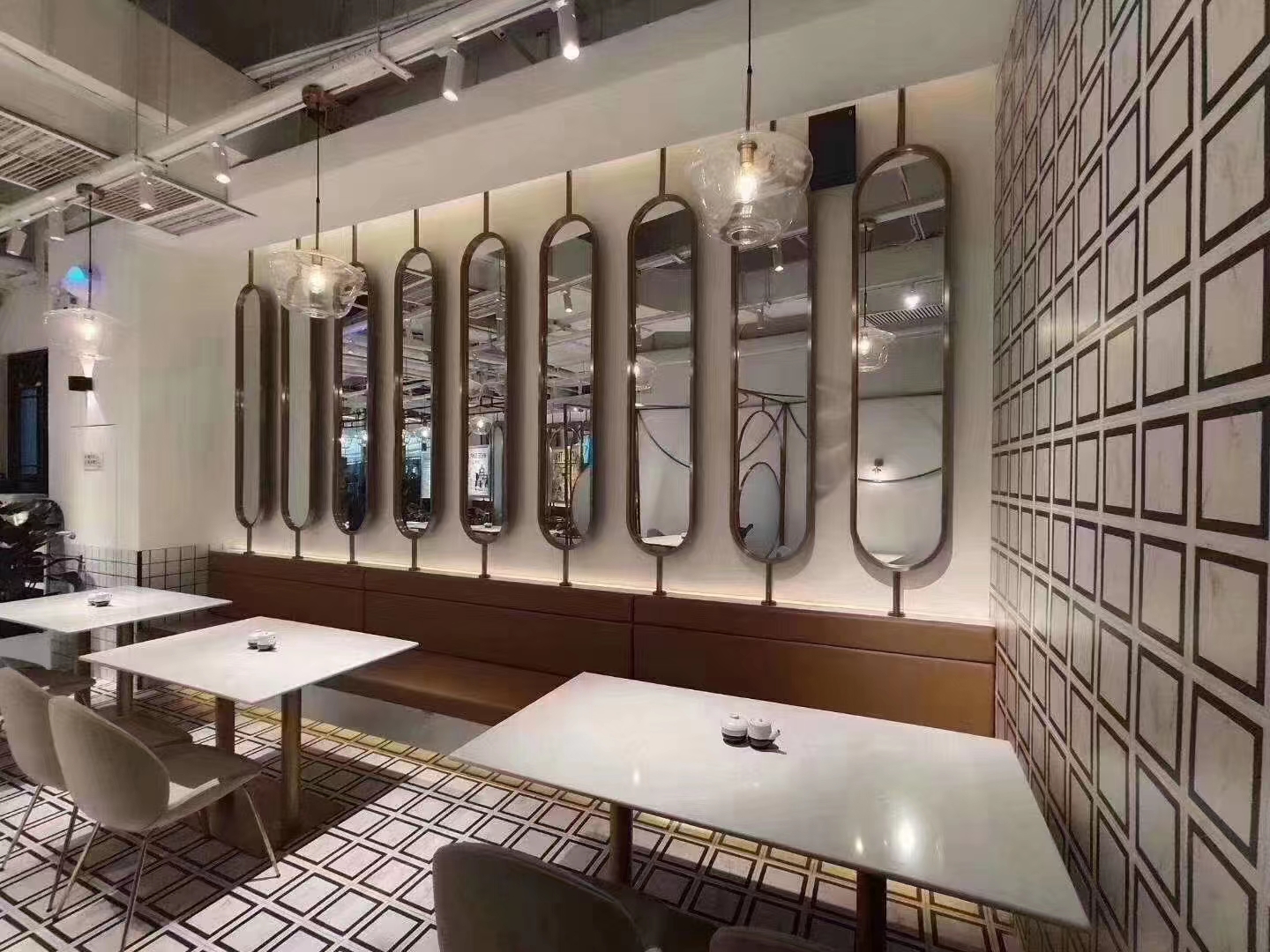 What are the typical applications for stainless steel decoration projects?插图