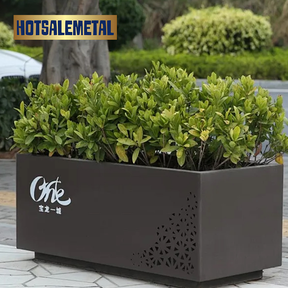 The centerpiece of your villa courtyard! Stainless steel flower boxes create a high-end private garden