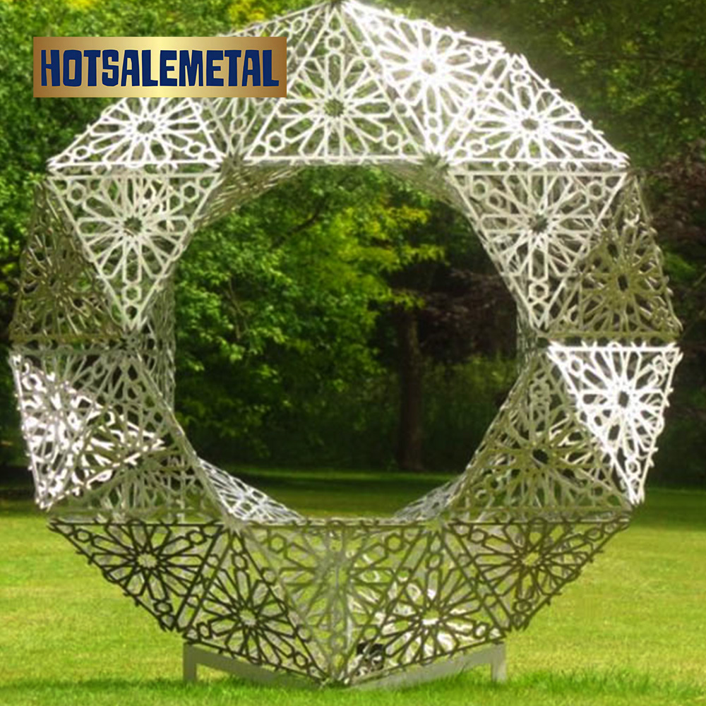 From design to installation: One-stop stainless steel sculpture services make art a breeze.