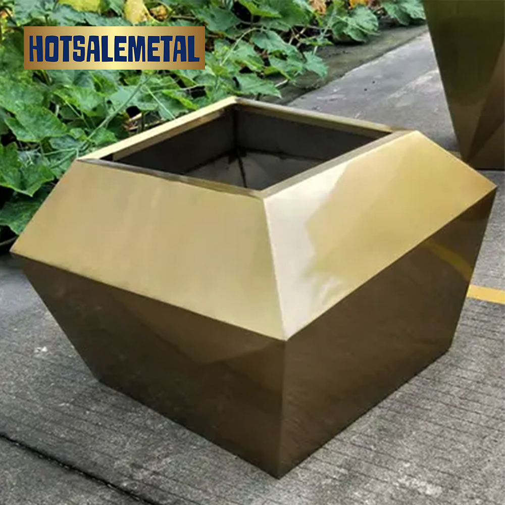 Waterproof and drainable metal flower box
